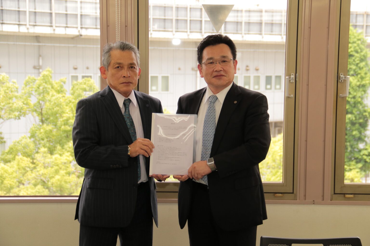 【活動報告】近畿歯科技工士会・日本歯科技工所協会合同懇談会 一般社団法人 大阪府歯科技工士会 【活動報告】近畿歯科技工士会・日本歯科技工所協会合同懇談会 一般社団法人 大阪府歯科技工士会